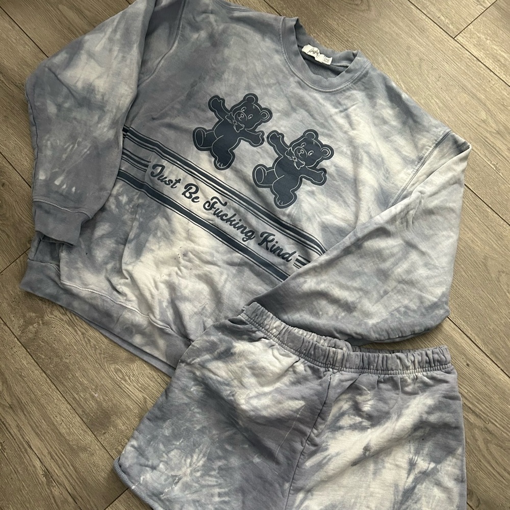 Custom dyed Mayfair group set